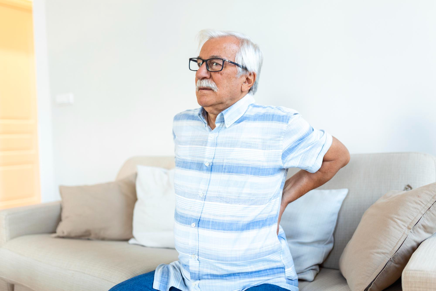 Read more about the article How to Prevent Osteoporosis: Key Lifestyle Changes and Tips for Strong Bones